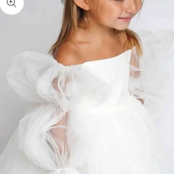 White girl formal flower girl dresses (multiple sizes) - Picture 3 of 3